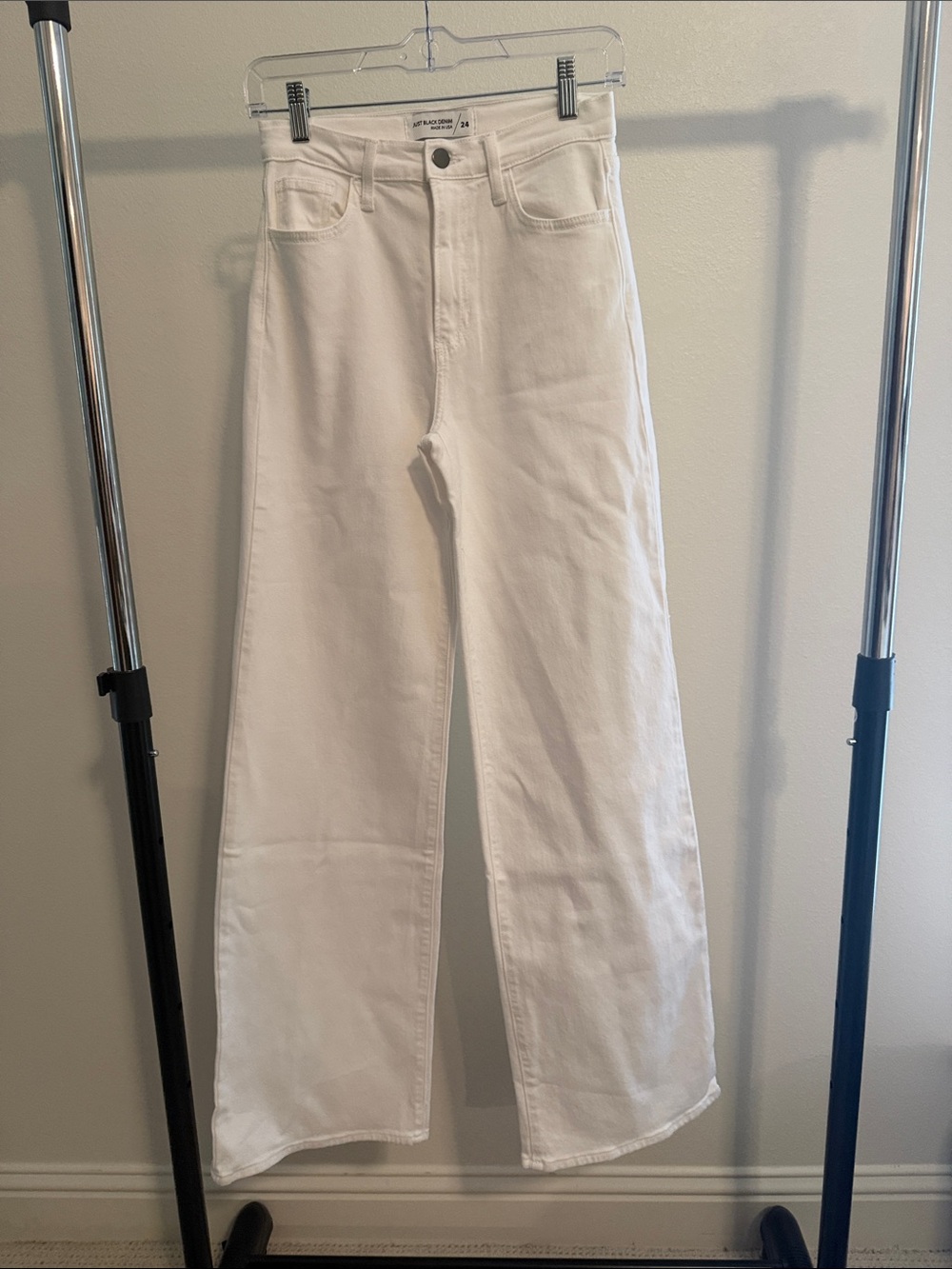 White ultra wide leg pants just black denim size 24 new without the tag